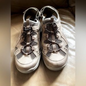 Earth Origins size 8